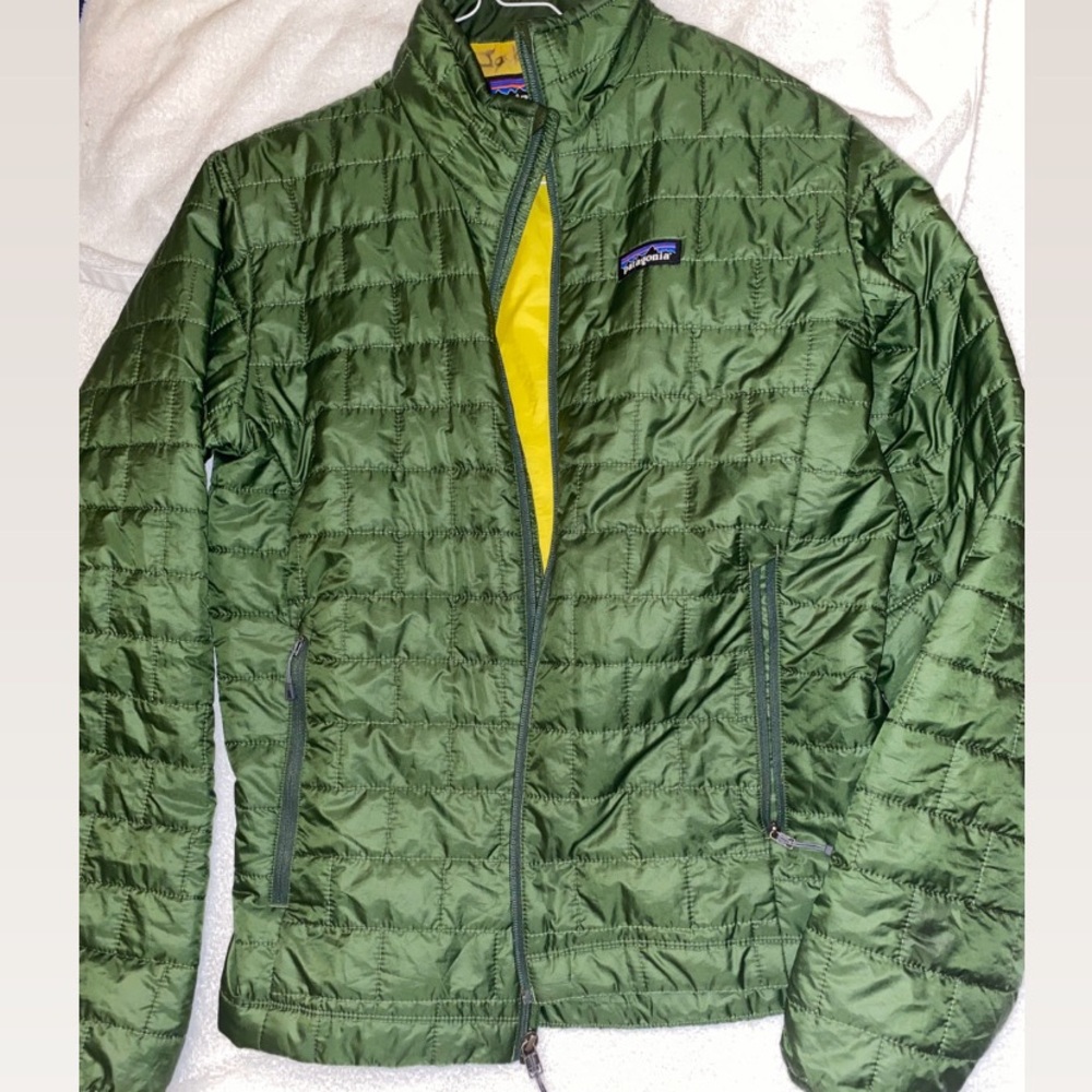 Patagonia puffy green thermal jacket